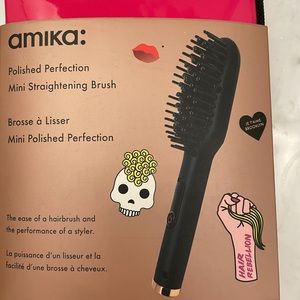 Amika mini straightening brush